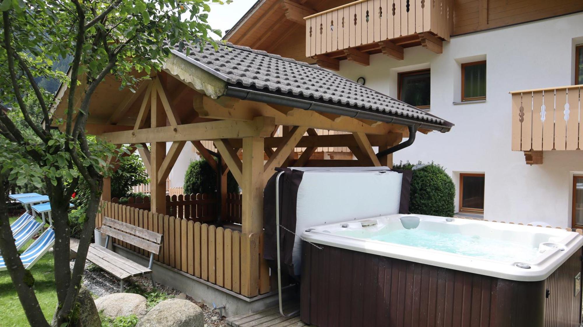 Almhotel Bergerhof Sarentino Exteriör bild